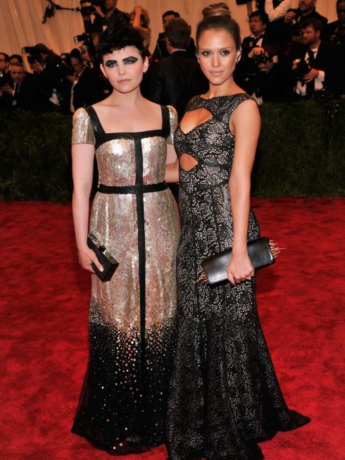 Ginnifer goodwin& Jessica Alba, Tory burch